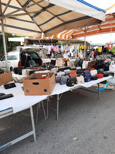 Mercato Settimanale Del Giovedì Cibo, Accessori Abbigliamento"Licata Sicilia - Thumbnail
