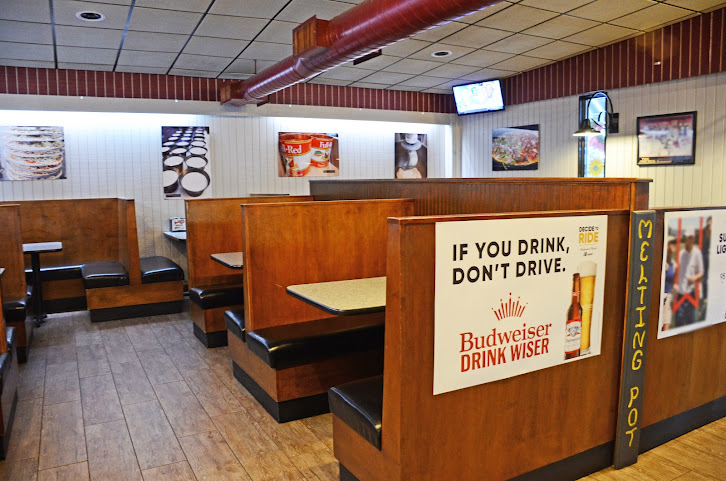 Melting Pot Pizza by null