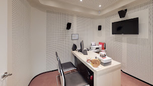 Photo n°5 de Audioprothésiste MONT-DE-MARSAN Optical Center à Mont-de-Marsan (Magasin d'appareils auditifs)