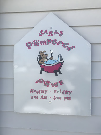 Saras Pampered Paws Logo