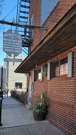 Mitchell's Cafe - Visual