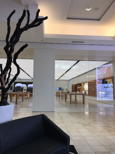 Apple Montgomery Mall