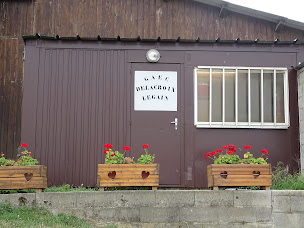 Photo n°11 de A Fourg, la poule est dans le pré à Fourg (Ferme)