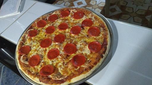 California Pizza y Cafe