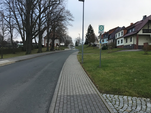 Wingerode, Am Friedhof