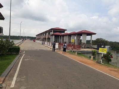Photos of Daduru Oya Reservoir Park