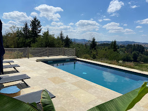 Photo n°5 de Les Cabanes du Valleron à Curtil-sous-Buffières (Institut de massages)