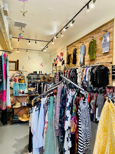 Colibri Clothing Revival, A Resale Boutique