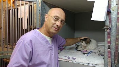 Photos of ד"ר בני סופר - וטרינר