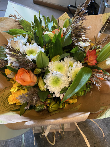 Claire Davey floral design - Thumbnail