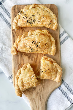 Empanada Mama by null