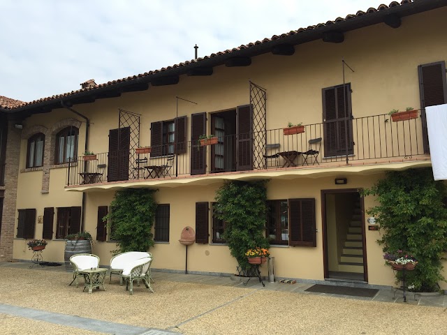 Amalia Cascina in Langa