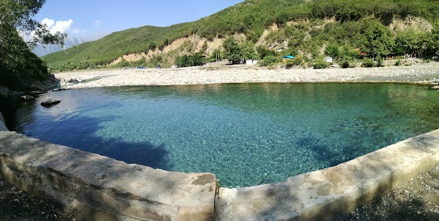 Kadiut Bridge, Benje, Permet