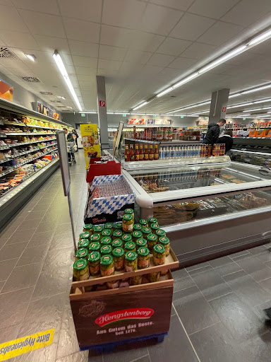 Edeka Jusić - Visual