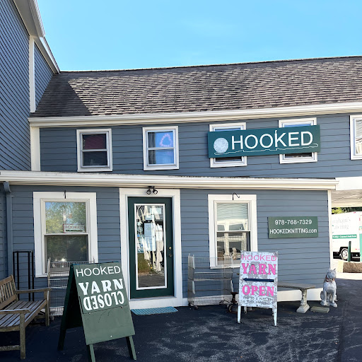 Hooked Knitting - Visual