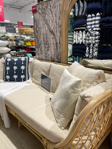 Pillow Talk Annerley - Thumbnail