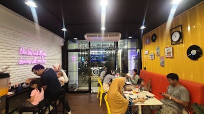 FINE BITE halal burger & sandwich 1