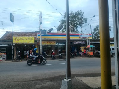 Photos of Indomaret Kawunganten