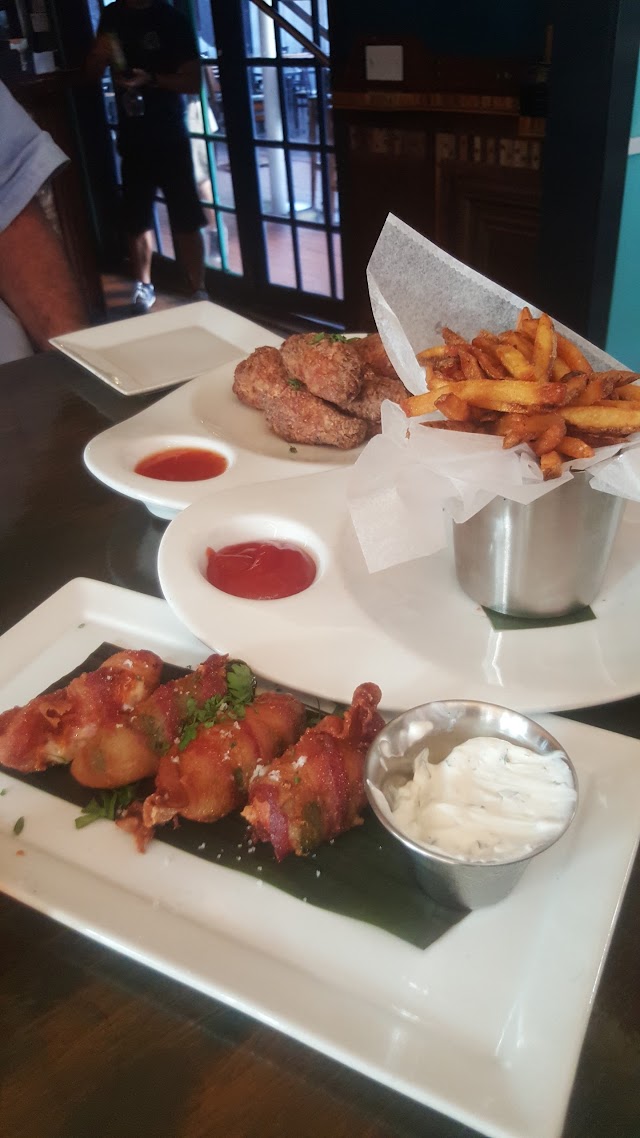 2 Cents Restaurant & Pub