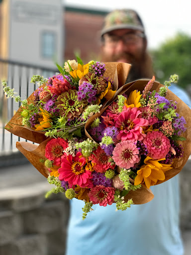 Young Family Flower Farm - Thumbnail