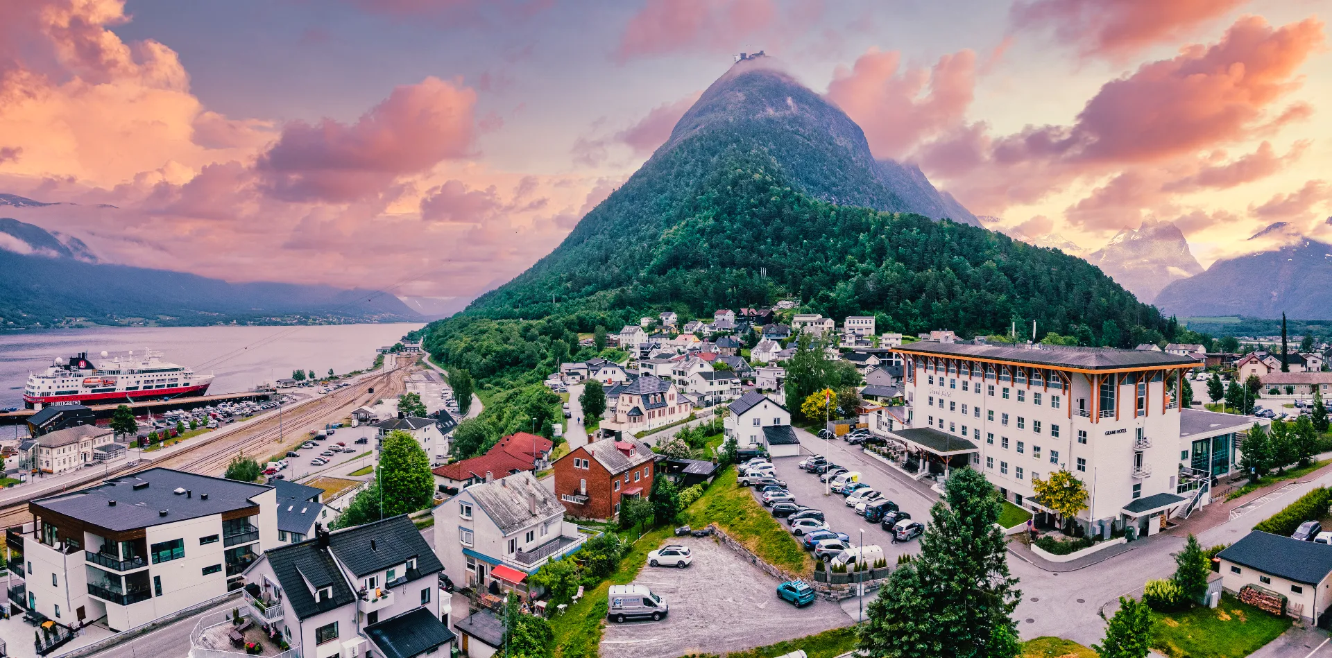 Grand Hotel - by Classic Norway Hotels