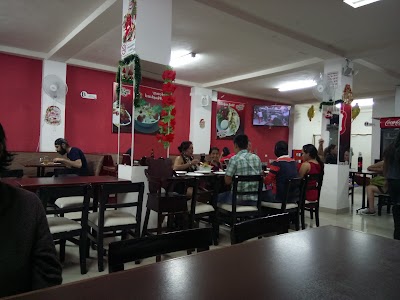 Photos of Hut Cheese pizza