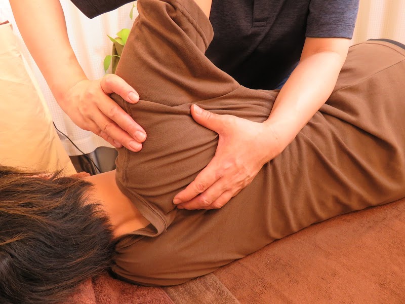 LOTUS〈ロータス〉神田店 ４次元整体・リンパ・エステ・妊活・マタニティ