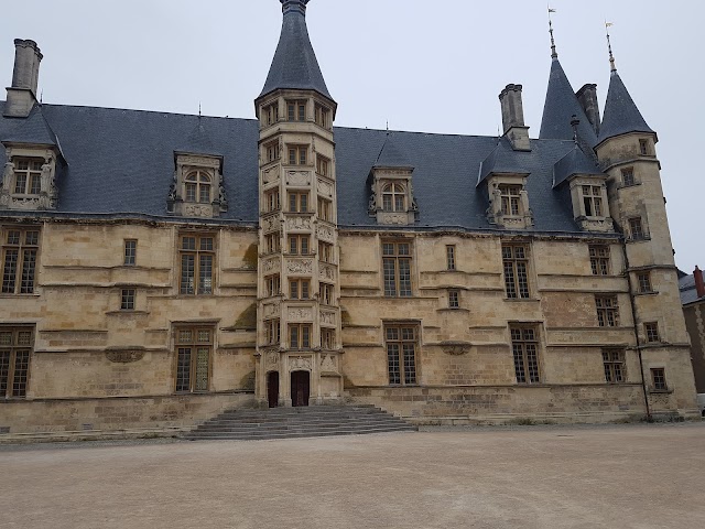 Palais ducal de Nevers