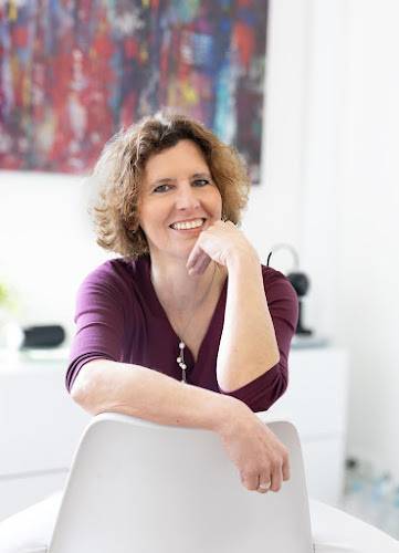 PCKirn Plastische Chirurgie | Esther Stragholz-Kirn