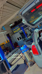 Photo n°11 de Dauphin Pneu à Marseille (Magasin de pneus)