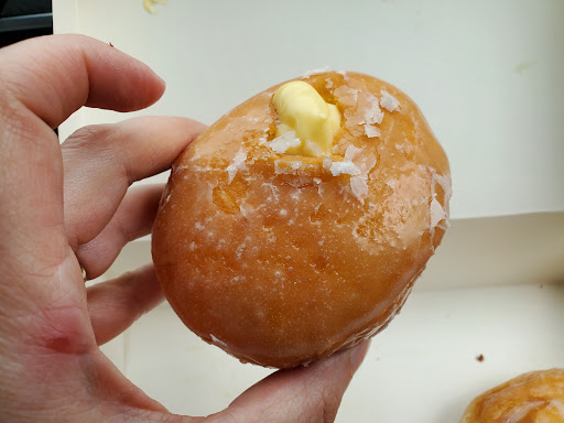 888 Donuts - Visual
