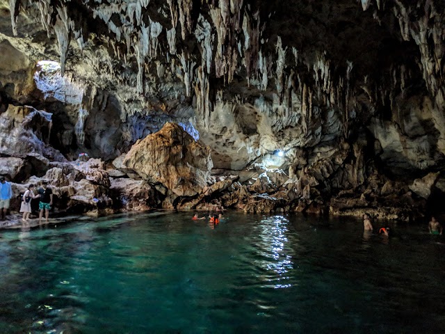 Hinagdanan Cave