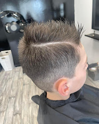 Photo n°21 de Adé'coif à Lamarche (Salon de coiffure)