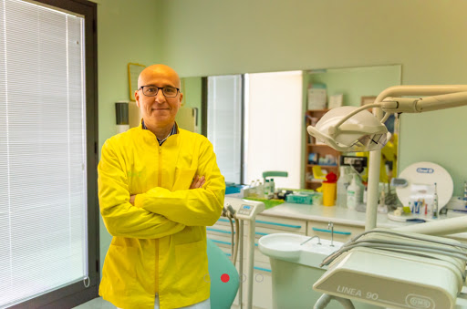 Studi Dentistico Associato dei Dott. Deiana G. Mura D. Pani E. - Thumbnail