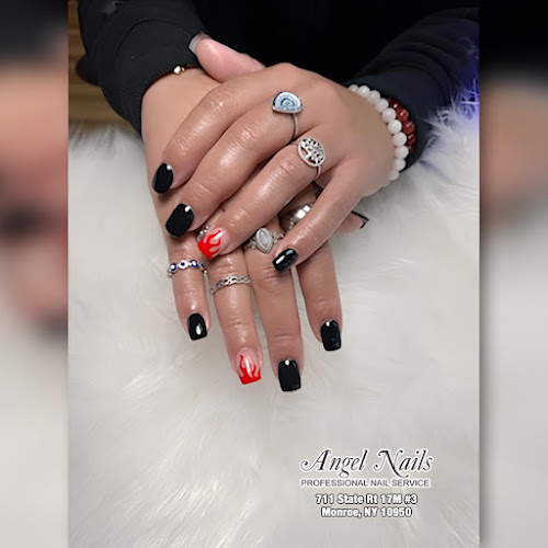 Angel Nails interior view