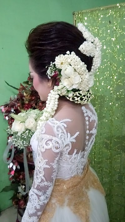 Photos of Jeges Salon