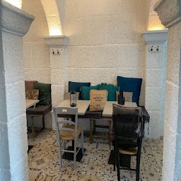 Photo n°12 de Crêperie Le Balostan à Quincié-en-Beaujolais (Salon de thé)