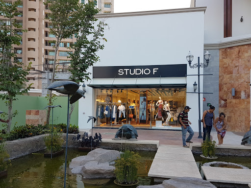 Studio F La Isla