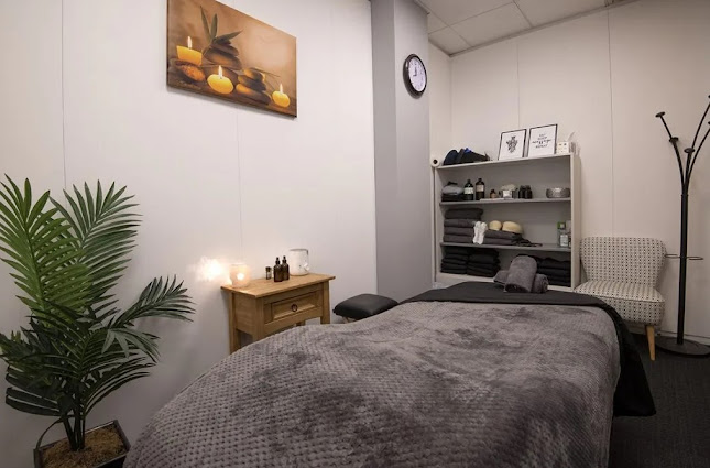 Comments and reviews of J-GO Massage Therapy
