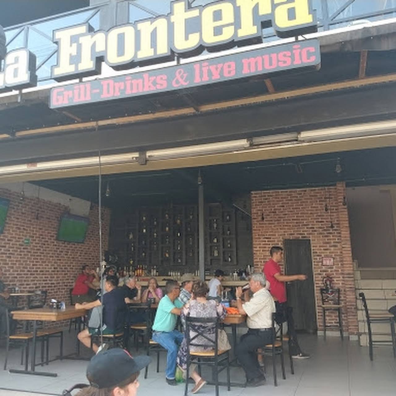 La Frontera: Grill-Drinks & Live Music - Live Music Bar en Centro