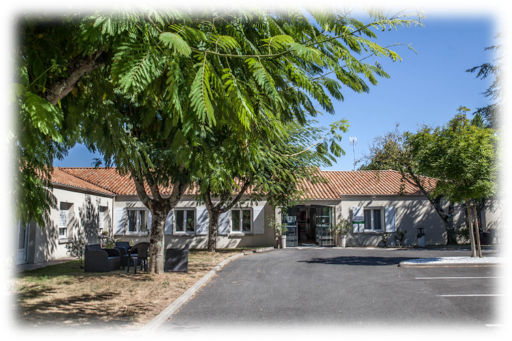 Photo de EHPAD Les Jardins d'Iroise de Cozes à Corme-Écluse (17600)