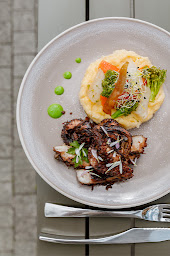 Photo n°7 de l'artocarpe à Saint-Denis (Bar à tapas)