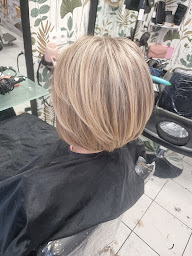 Photo n°5 de Coiffure de l'iton à La Bonneville-sur-Iton (Salon de coiffure)