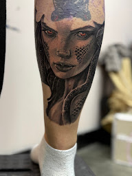 Photo n°18 de L'encrage Tattoo & Piercing à Dax (Salon de tatouage et piercing)