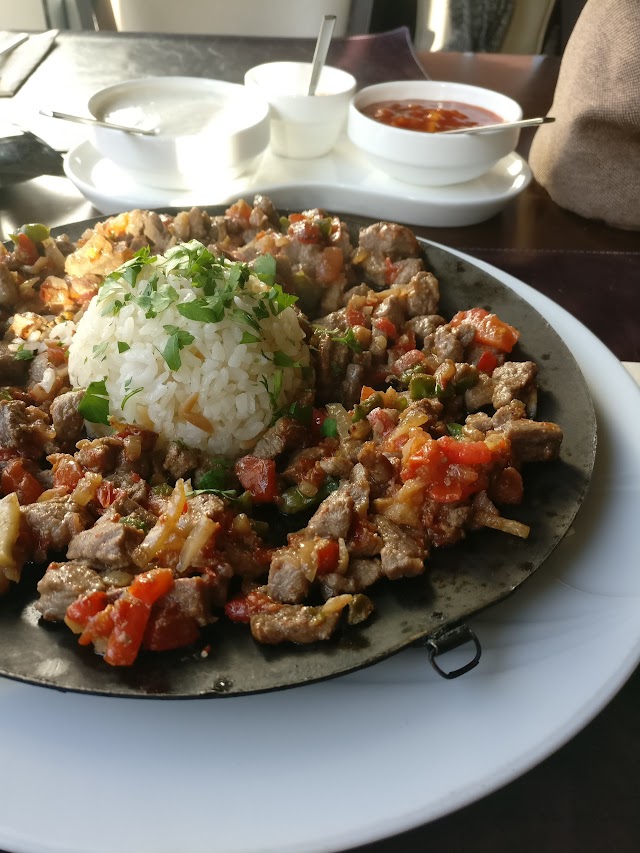 Leziz Restaurant