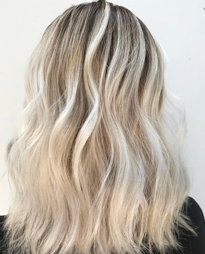 Izzazu Salon, Spa & Blowout Bar - North Gallery - United States