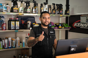 Photo n°2 de ASR Auto Shop Réunion à Saint-Leu (Magasin de pièces de rechange automobiles)