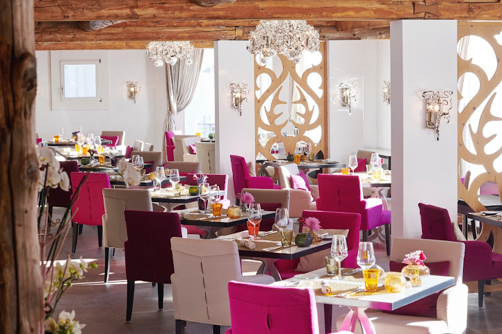 Hide & Seek - St. Moritz by null