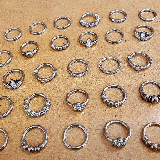 Piercingstudio Zahnkosmetik Julia Gallery - Germany