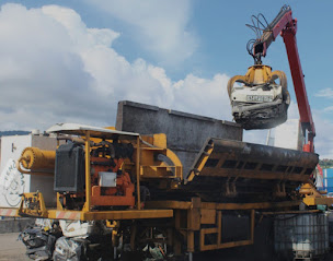 Photo n°3 de Bf-épaviste 13 à Martigues (Marchand de ferraille)